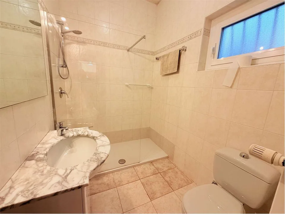 Bellissima casa bifamiliare in una posizione tranquilla e soleggiata c – foto 11 di 13