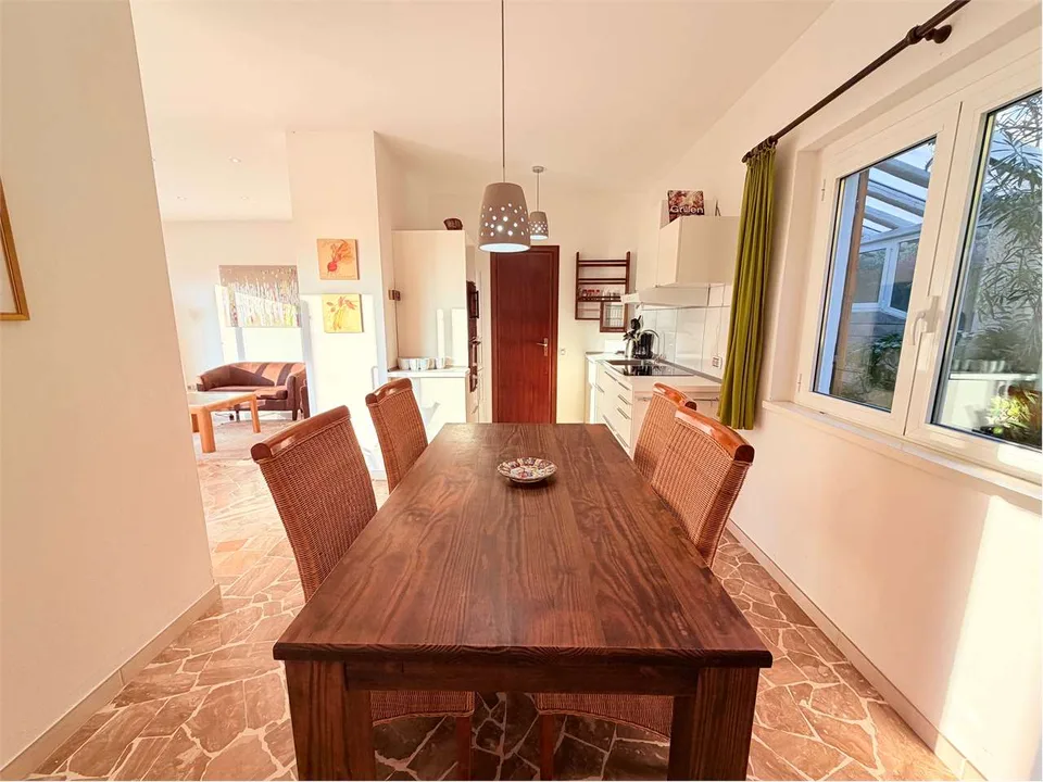 Schönes Zweifamilienhaus in einer ruhigen und sonnigen Lage