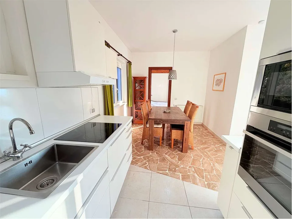Bellissima casa bifamiliare in una posizione tranquilla e soleggiata c – foto 7 di 13