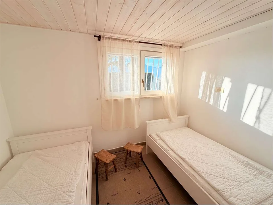 Bellissima casa bifamiliare in una posizione tranquilla e soleggiata c – foto 13 di 13
