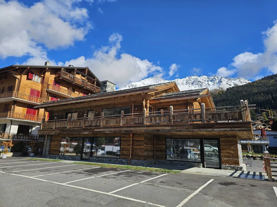 Nel cuore di Verbier, posizione centrale - Superbo edificio misto