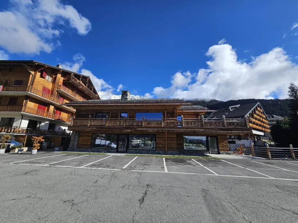 Nel cuore di Verbier, posizione centrale - Superbo edificio misto