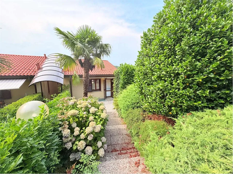 Schönes Apartment mit Pool und wunderschöner Seeblick