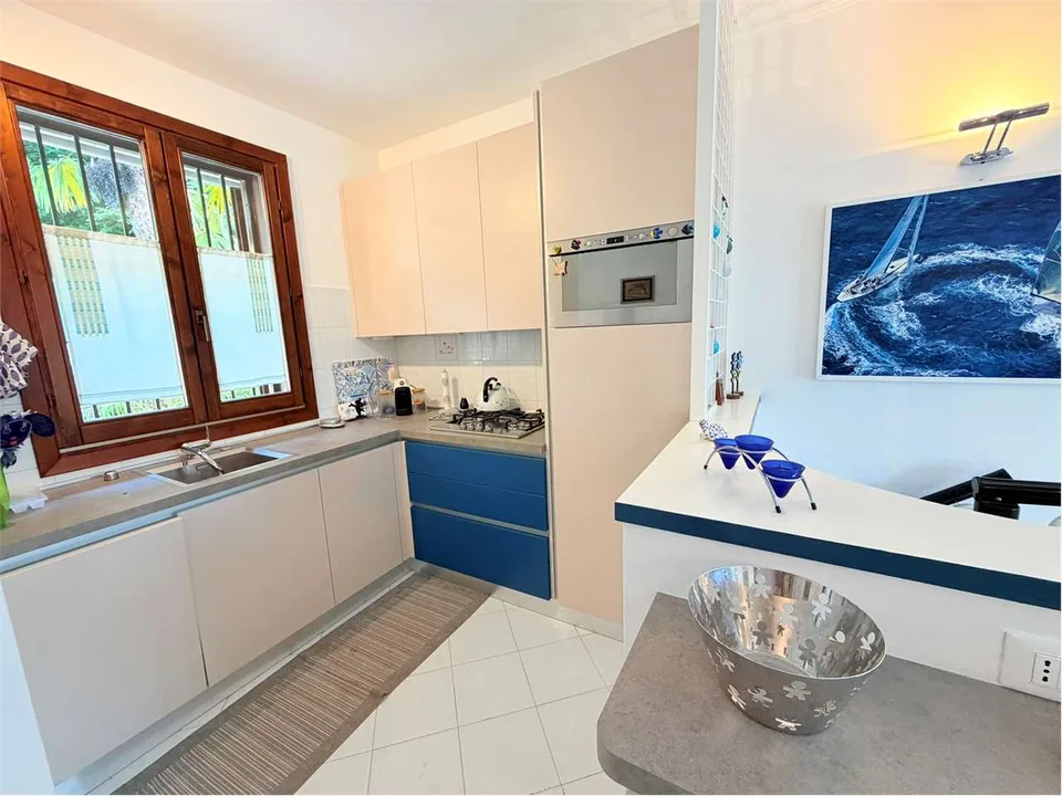 Bellissimo appartamento con piscina e stupenda vista lago – foto 9 di 13