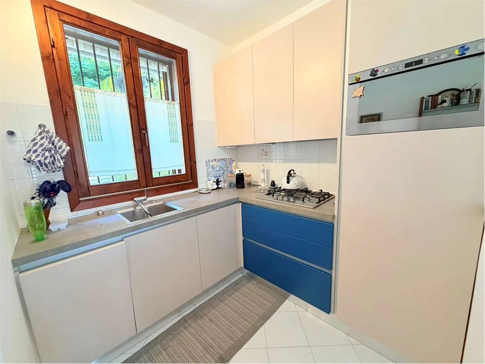 Bellissimo appartamento con piscina e stupenda vista lago – foto 10 di 13