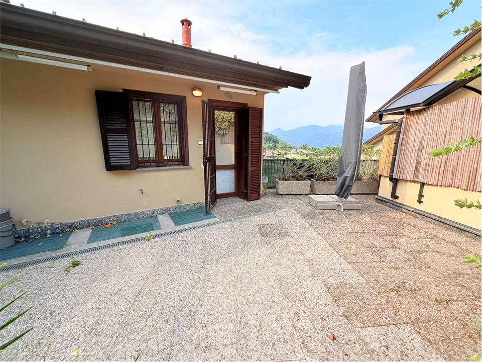 Schönes Apartment mit Pool und wunderschöner Seeblick