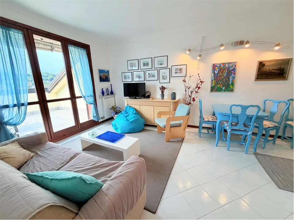 Bellissimo appartamento con piscina e stupenda vista lago – foto 6 di 13