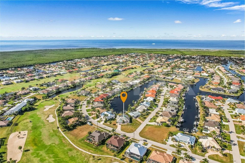 Florida-Traumhaus mit Meerzugang  Schweizer Chancen direkt am Wasser!