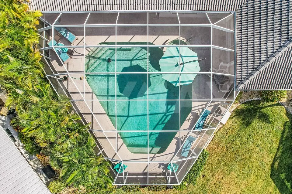 Florida-Traumhaus mit Meerzugang  Schweizer Chancen direkt am Wasser!