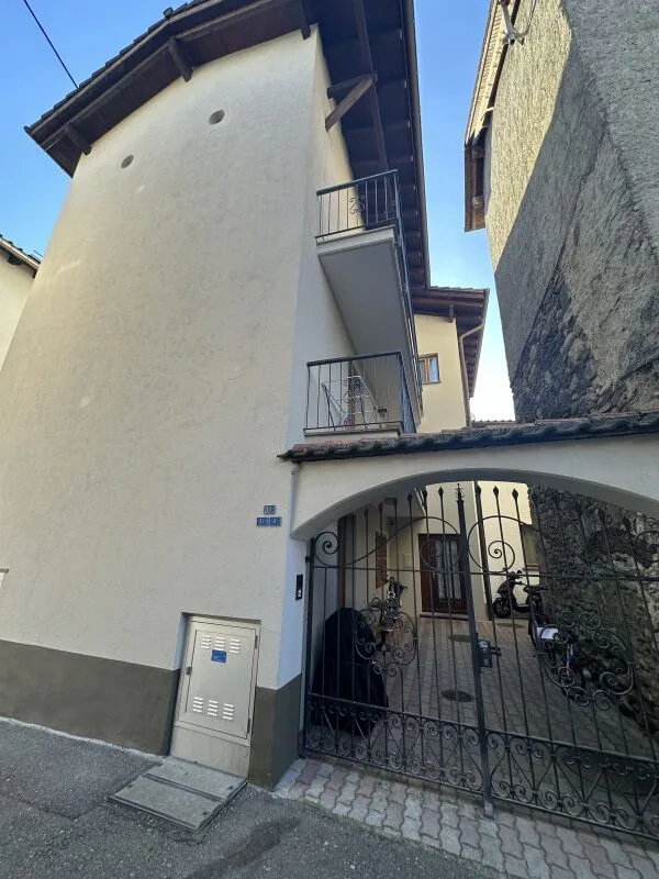 Der Charme eines eigenen Hauses im Herzen von Losone – Foto 11 von 13