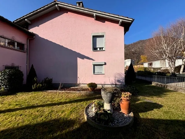 Zweifamilienhaus mit genehmigtem Projekt für Aufstockung eines Stockwerks – Foto 7 von 7