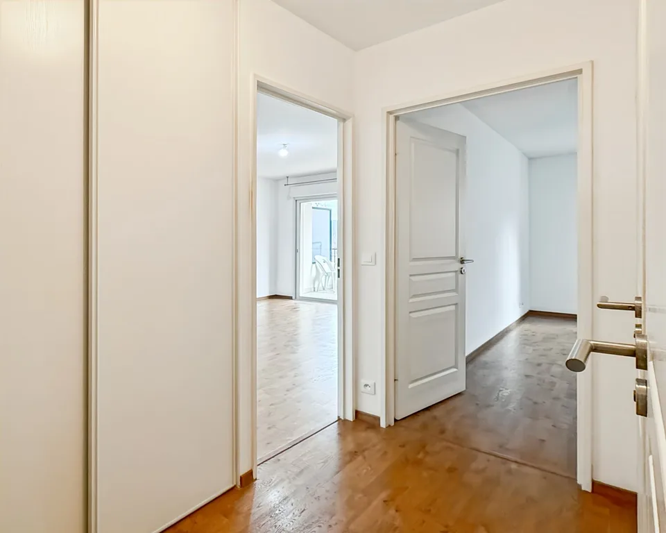 Charming 2-room apartment with balcony and pool in Prévessin-Moëns