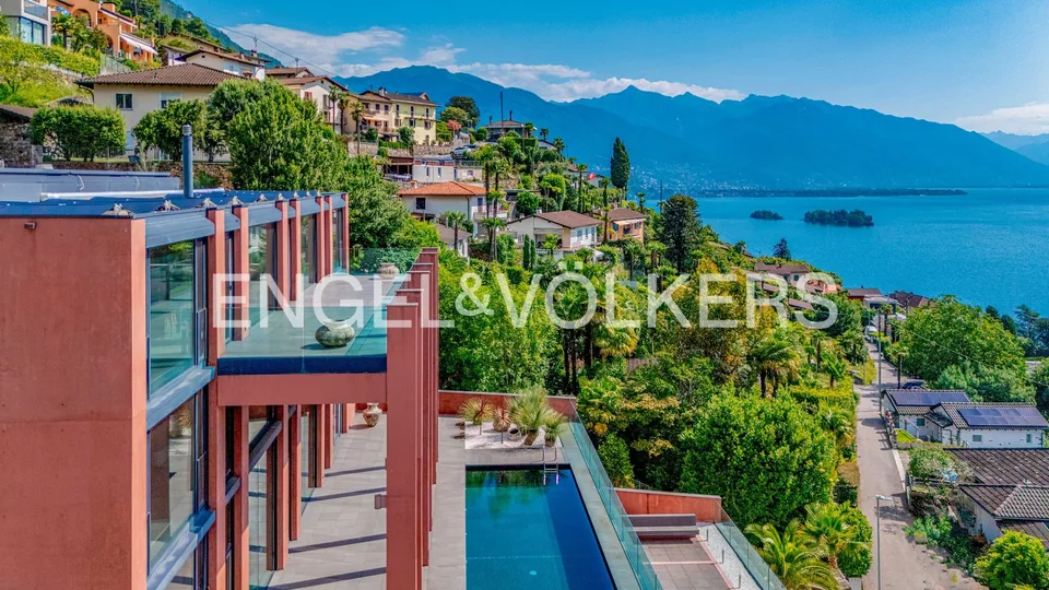 Luxusvilla mit atemberaubendem Seeblick (28)