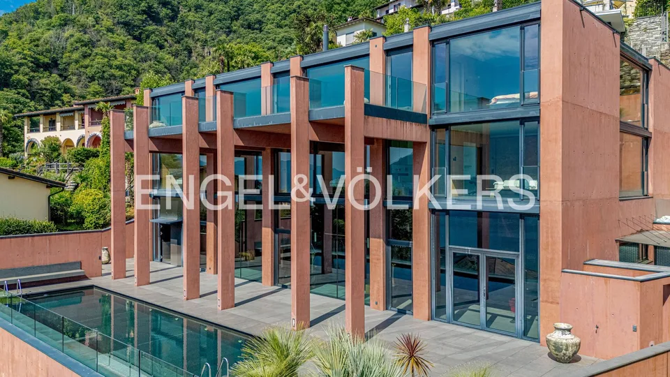 Luxusvilla mit atemberaubendem Seeblick (28)