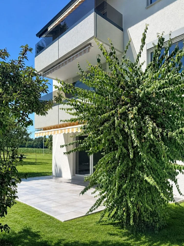 Très bel appartement rénové de 4.5 pces avec jardin