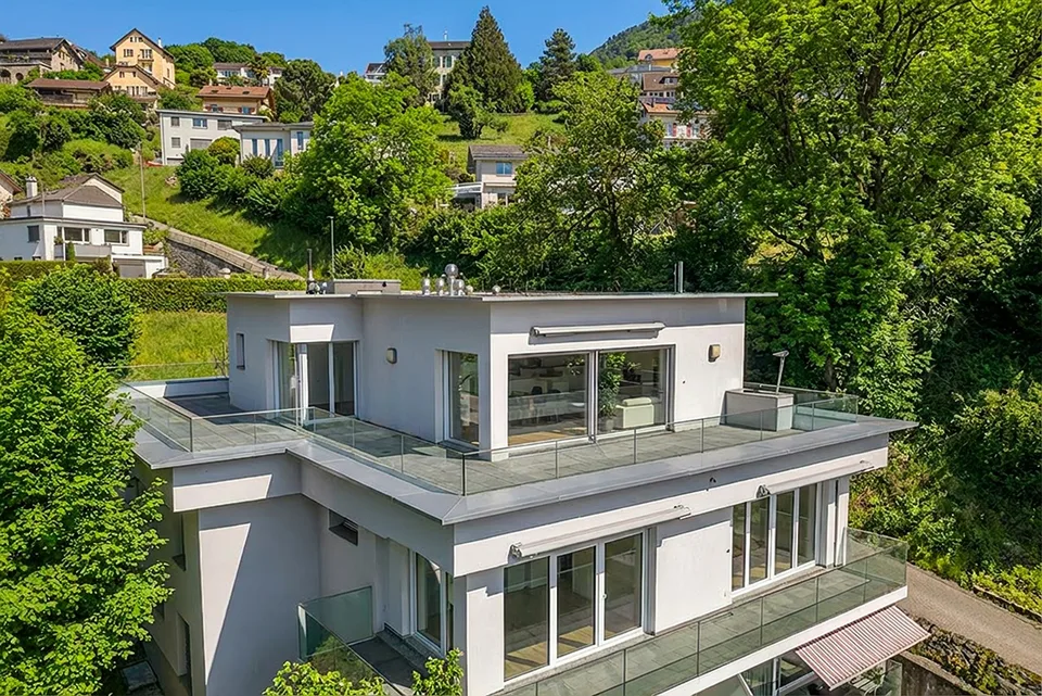 Appartamento di 5.5 locali in attico e doppio piano con vista panoramica sul lago in vendita a Montreux