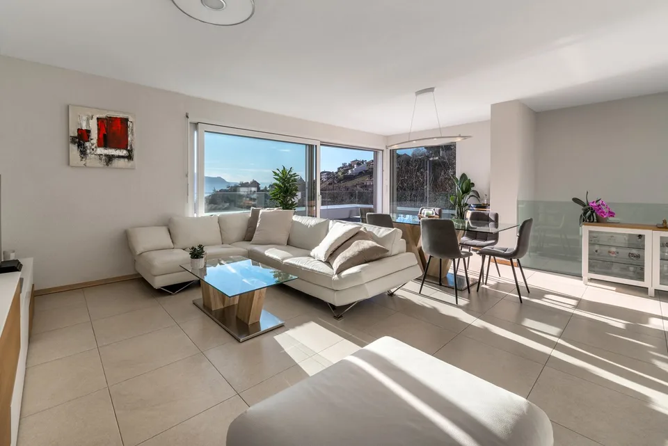 Appartamento di 5.5 locali in attico e doppio piano con vista panoramica sul lago in vendita a Montreux