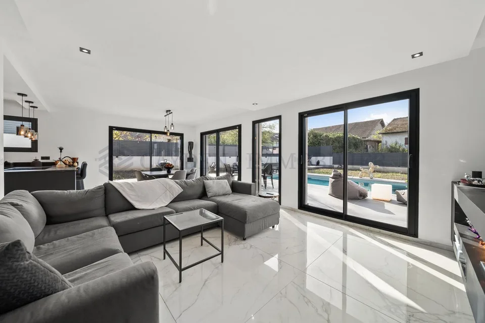 Frankreich Nachbarschaft, neue individuelle Villa mit Pool – Foto 7 von 12