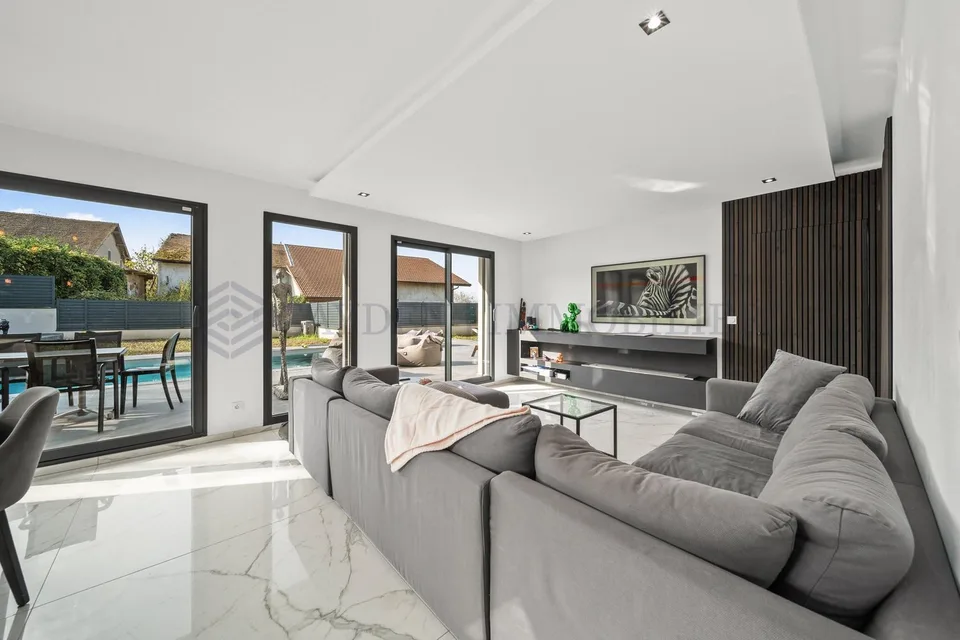 Frankreich Nachbarschaft, neue individuelle Villa mit Pool – Foto 9 von 12