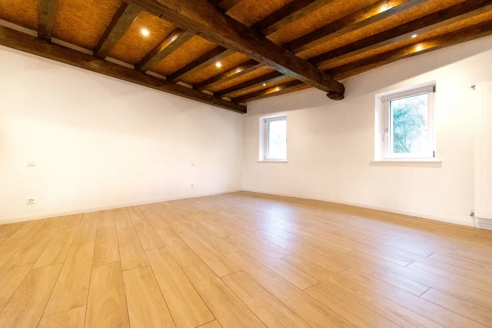 Fascinating core house with large garden and loggia
