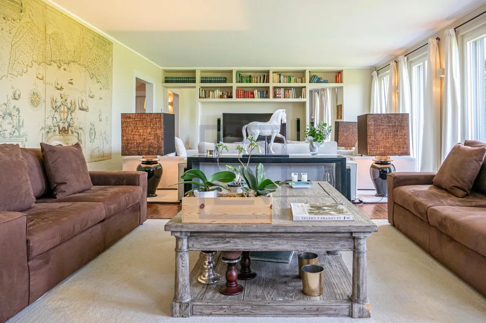 Elegante villa contemporanea