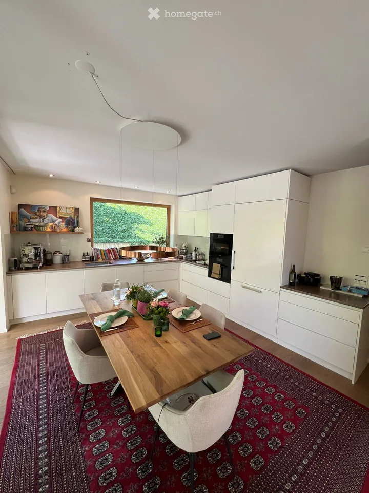 Vendu privément au Rosenberg à St-Gallen appartement de jardin moderne 3.5 pièces dans un environnement similaire à un parc