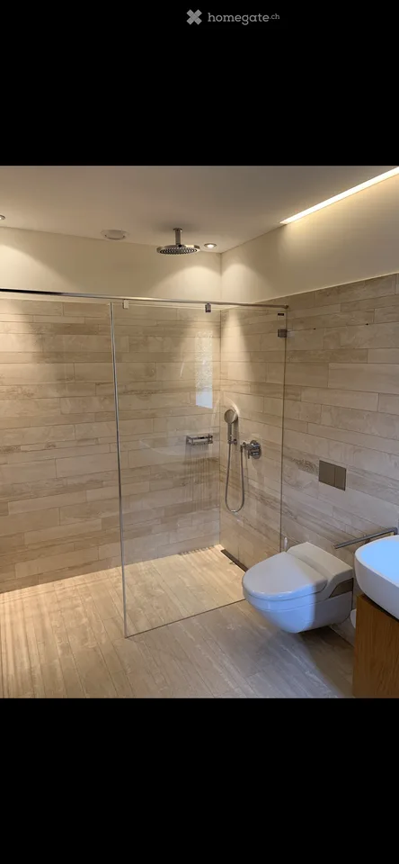 Vendu privément au Rosenberg à St-Gallen appartement de jardin moderne 3.5 pièces dans un environnement similaire à un parc