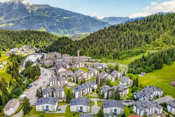 L'appartamento esclusivo da sogno in una posizione privilegiata con ski-in e ski-out a Laax Murschetg