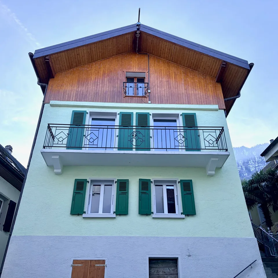 Saint-Gingolph - beautiful building with independent apartment
