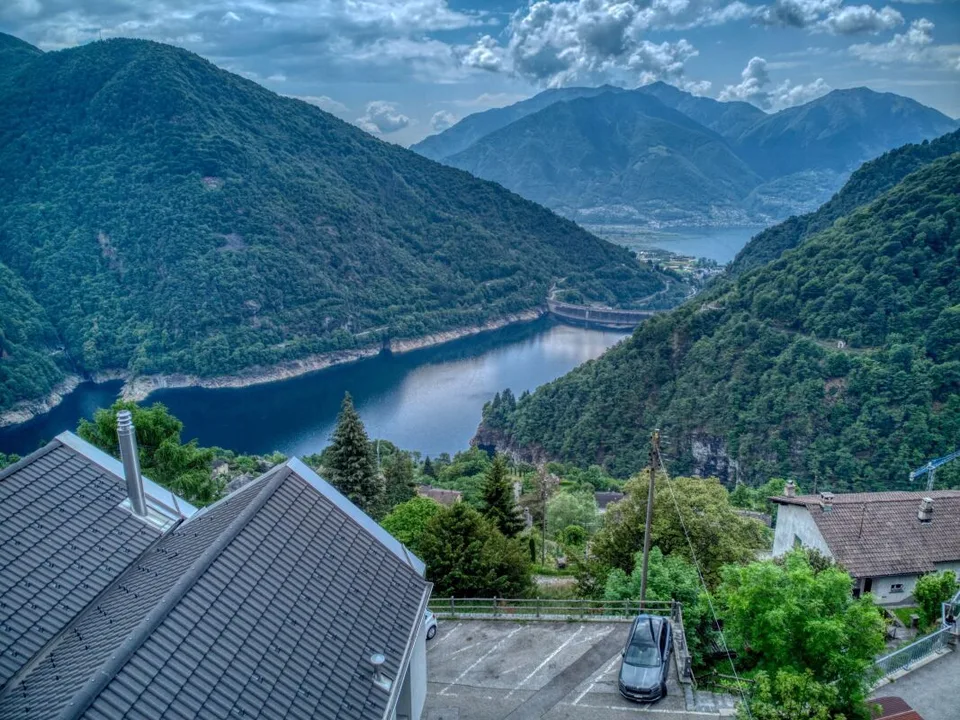 Neues Einfamilienhaus mit 6 Zimmern sehr sonnig und mit Blick auf den See – Foto 11 von 12