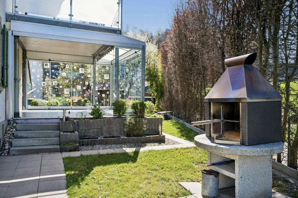 Proprietà polivalente di 6,5 locali con potenziale di costruzione – foto 11 di 13