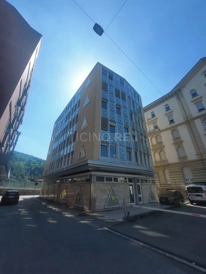 INVESTITIONSMÖGLICHKEIT in Chiasso – Gewerbegebäude