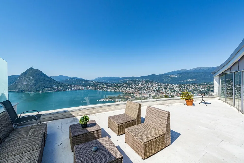 Lugano-Aldesago: Luxus-Penthouse auf dem Monte Brè: atemberaubender Seeblick!