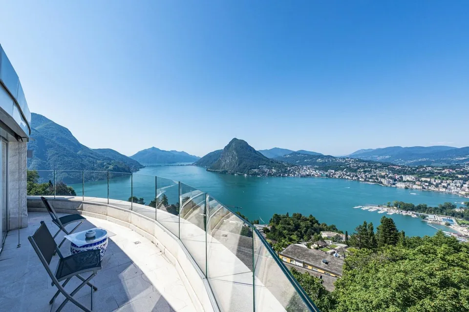Lugano-Aldesago: Luxus-Penthouse auf dem Monte Brè: atemberaubender Seeblick!