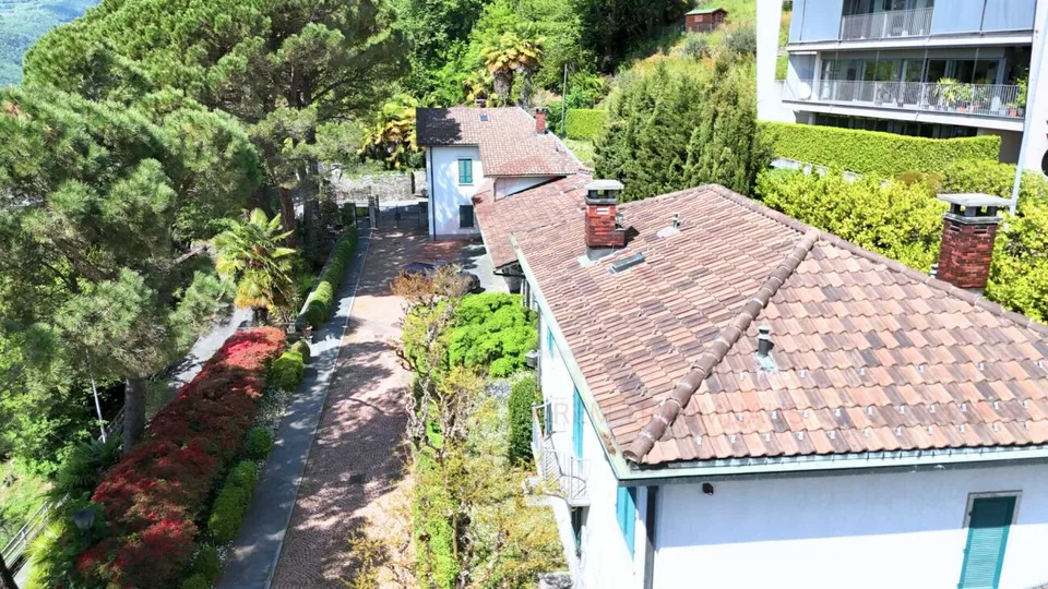 Entwicklungsareal mit drei Wohngebäuden und erheblichem Ausbaupotenzial in Mendrisio