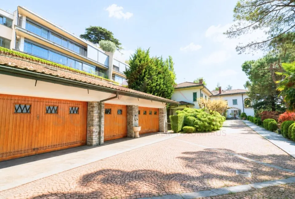 Entwicklungsareal mit drei Wohngebäuden und erheblichem Ausbaupotenzial in Mendrisio