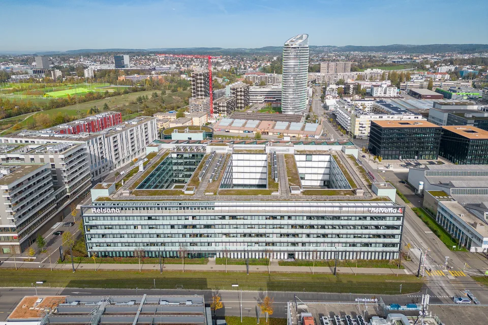 490 m² | Uffici ristrutturati alla stazione di Stettbach