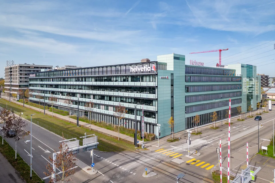 490 m² | Ausgebaute Büroflächen am Bahnhof Stettbach