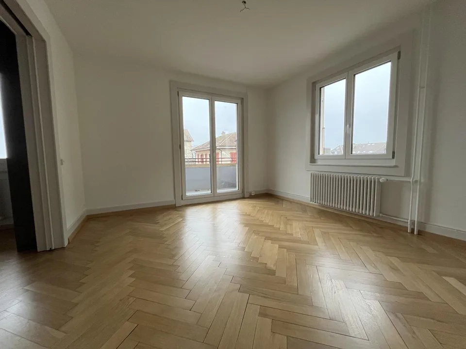 COMPLETAMENTE RINNOVATO, CON VISTA SUL LAGO