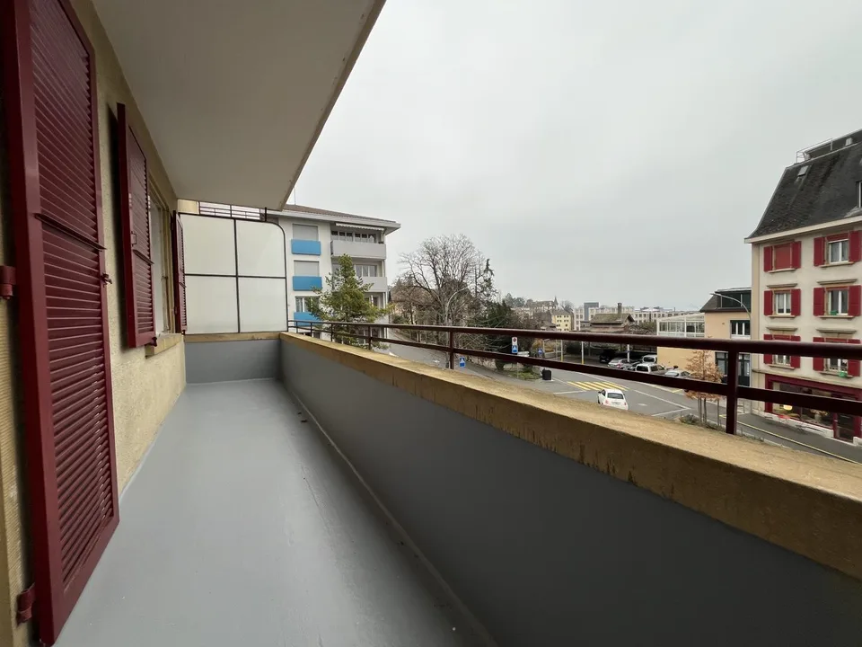 COMPLETAMENTE RINNOVATO, CON VISTA SUL LAGO – foto 8 di 9