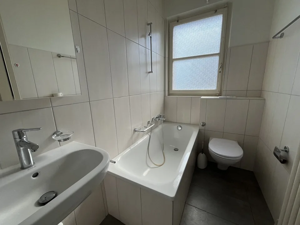 COMPLETAMENTE RINNOVATO, CON VISTA SUL LAGO – foto 7 di 9