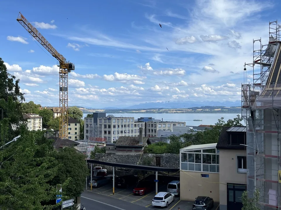ENTIEREMENT RENOVE, AVEC VUE SUR LE LAC