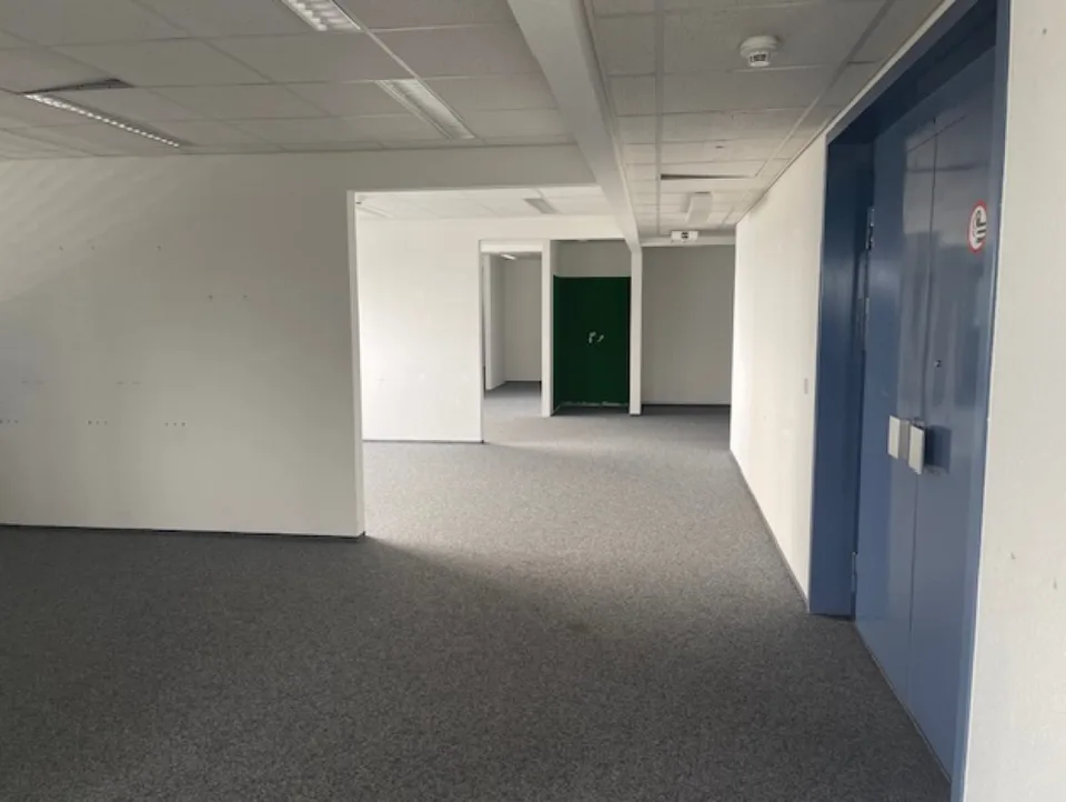 Attraktive Bürofläche mit herrlicher Alpensicht 665 m2 – Foto 8 von 11