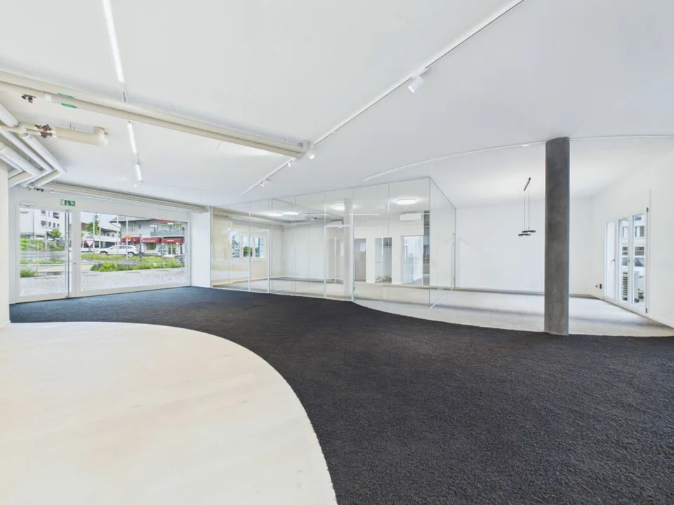 Moderne und vielseitige Gewerbefläche an Top-Lage im Herzen von Brüttisellen