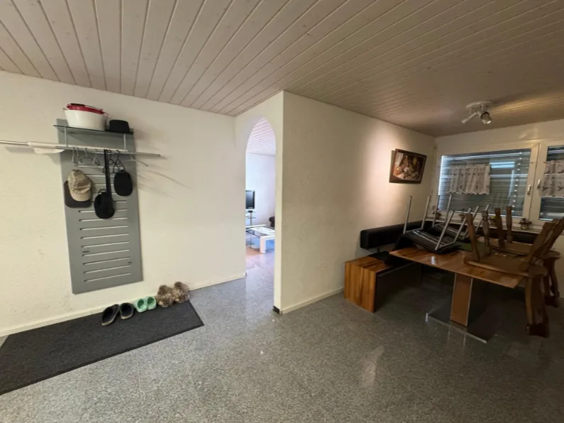 Studio polivalente 2 locali con parcheggio a Bülach con molta luce del giorno