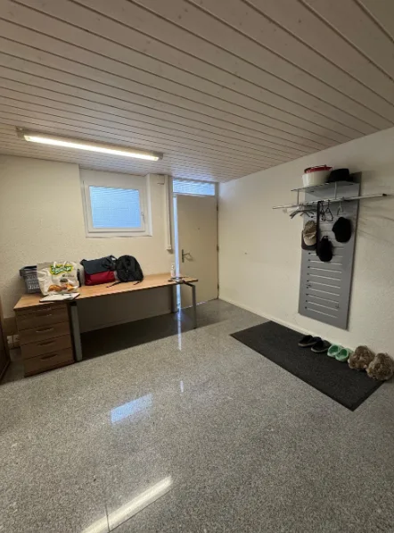 Studio polivalente 2 locali con parcheggio a Bülach con molta luce del giorno