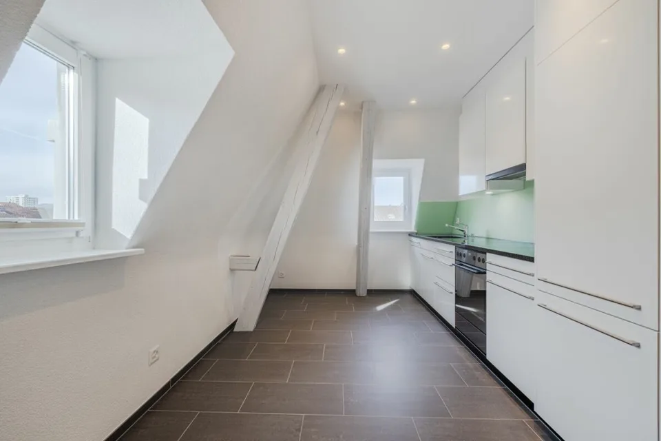 Einzigartige Dachwohnung in Seenähe