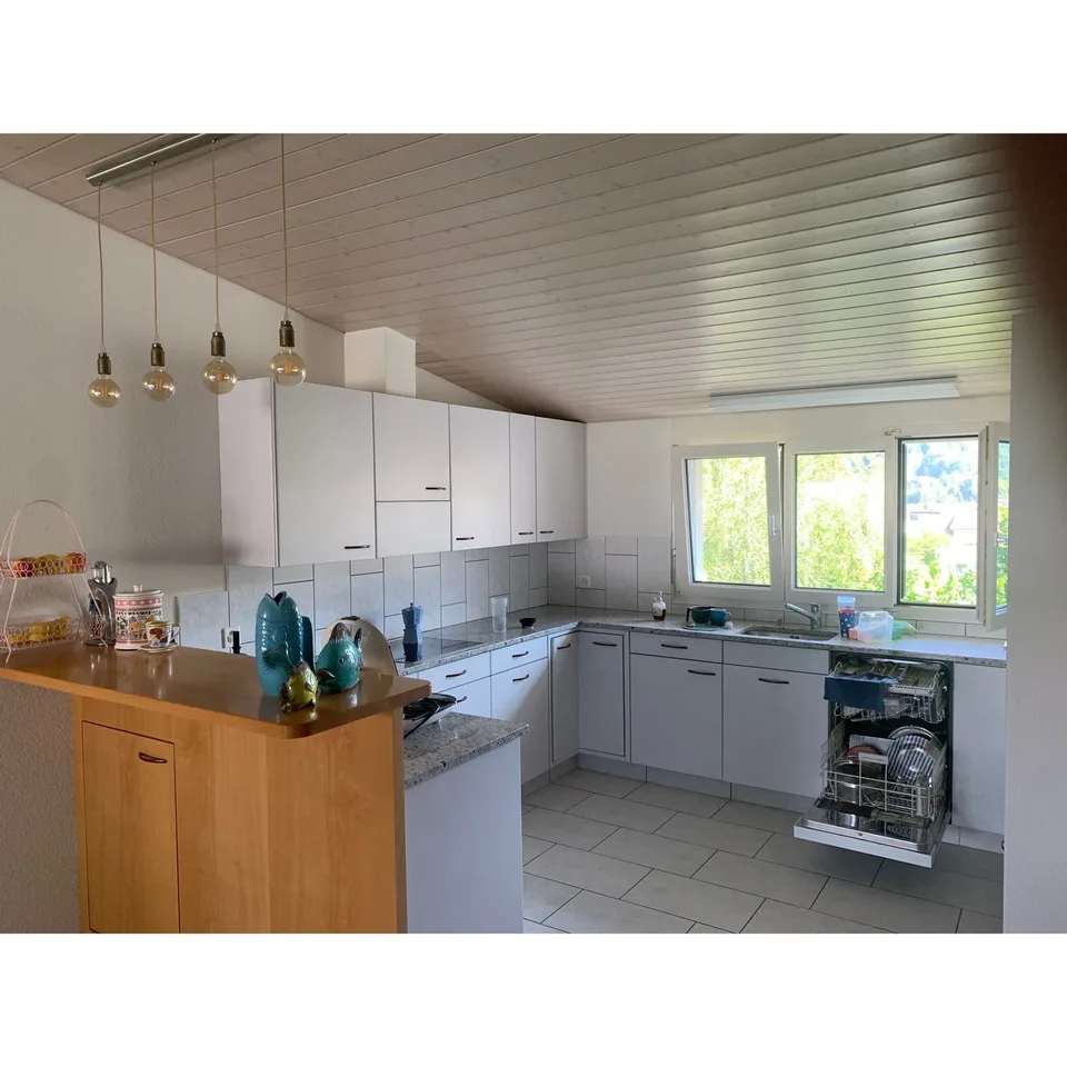 Geräumige 5-Zimmer-Wohnung mit Balkon in ruhiger Lage