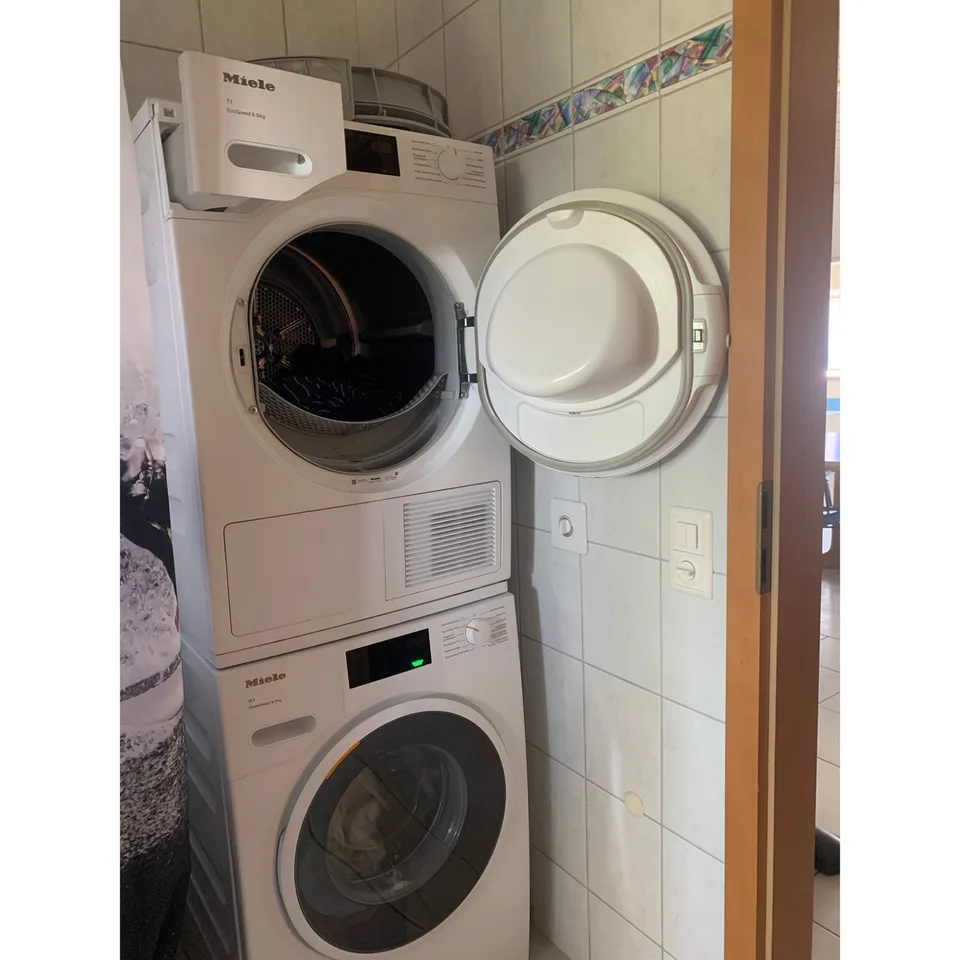 Ampio appartamento di 5 locali con balcone in una zona tranquilla