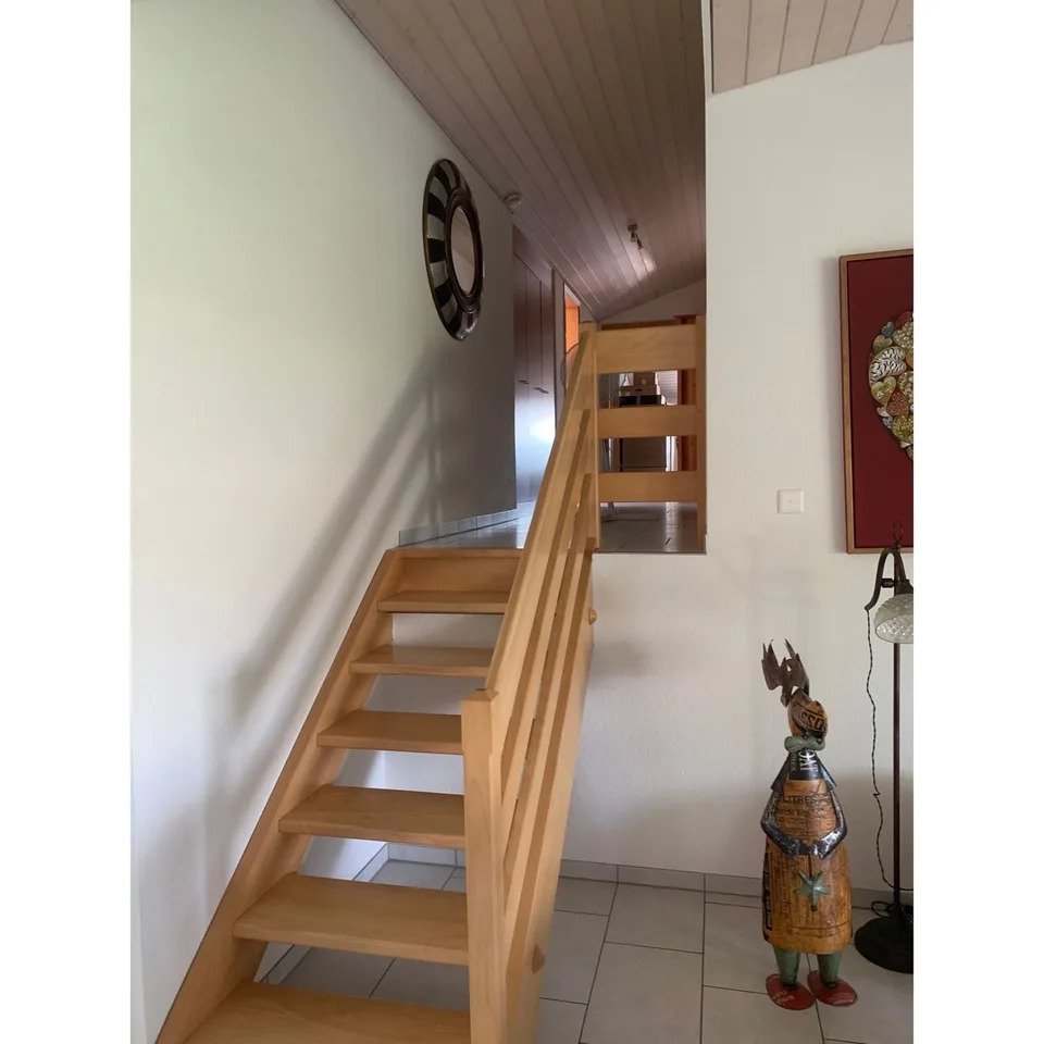 Ampio appartamento di 5 locali con balcone in una zona tranquilla